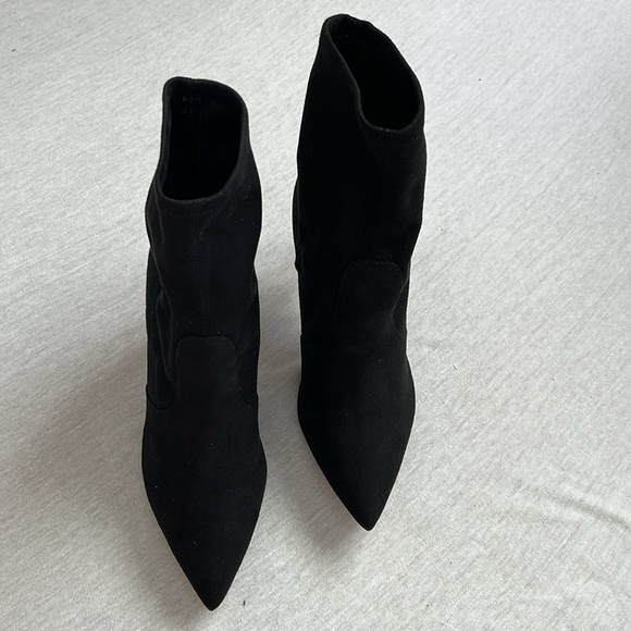 NWOT Nine West Reves, Black, Suade, Stiletto, Dress Bootie size 8.5M - Picture 4 of 13